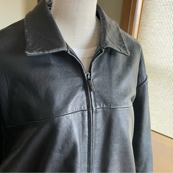 Vintage Wilsons Classic Distressed Black 100% Leather Bomber Jacket - Picture 15 of 16